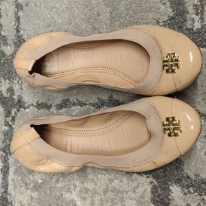 Tory burch flats nude tan size 5.5